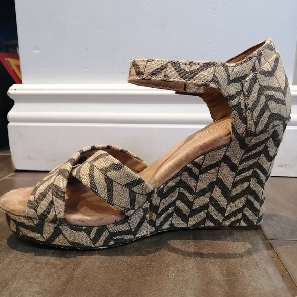 Tom's strappy wedges - Picture 4 of 4